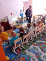 "Безопасность детей на улицах и дорогах" "Безопасность детей на улицах и дорогах".