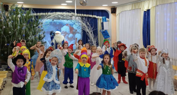 Новогодние праздники в детском саду Новогодние праздники в детском саду.